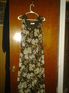 studioi dress chiffion with flower beautiful u will like it in size18-20