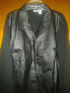 Newport. News. Front shell 100% leather v pretty jacketfor women size 3x