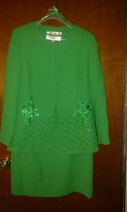 Maxi. Klein v pretty skirt suit for women size 12