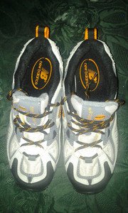 N B .New. Balance . Sneaker for boys size 3..5