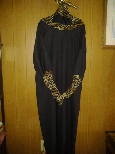 Abaya or esdal no scarf or pins need it esy to wear  size fit LTO XL
