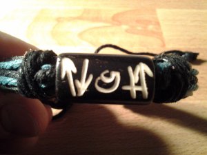 Adjustable leather bracelet