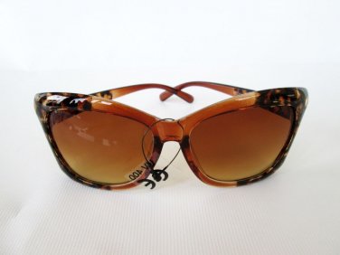 Good High Fashion Cat Eye Women Sunglasses With Black, Brown and Gray Lens