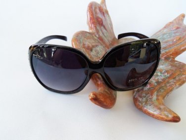 Women's Black Sunglasses with Rhrinestones