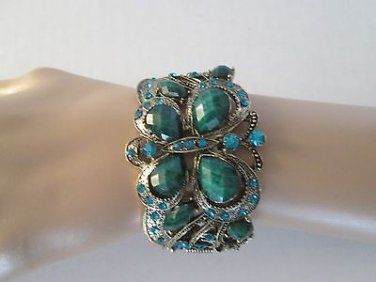 Brand New Style High Fashion Green Bangle Bracelet With Blue Rhinestones