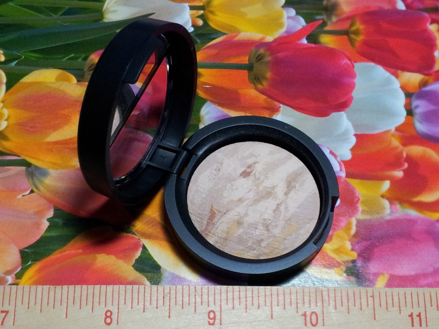 Laura Geller Balance n Brighten FAIR SPF15 .06 oz Travel Size Laura Geller Balance n Brighten FAIR SPF15 .06 oz Travel Size