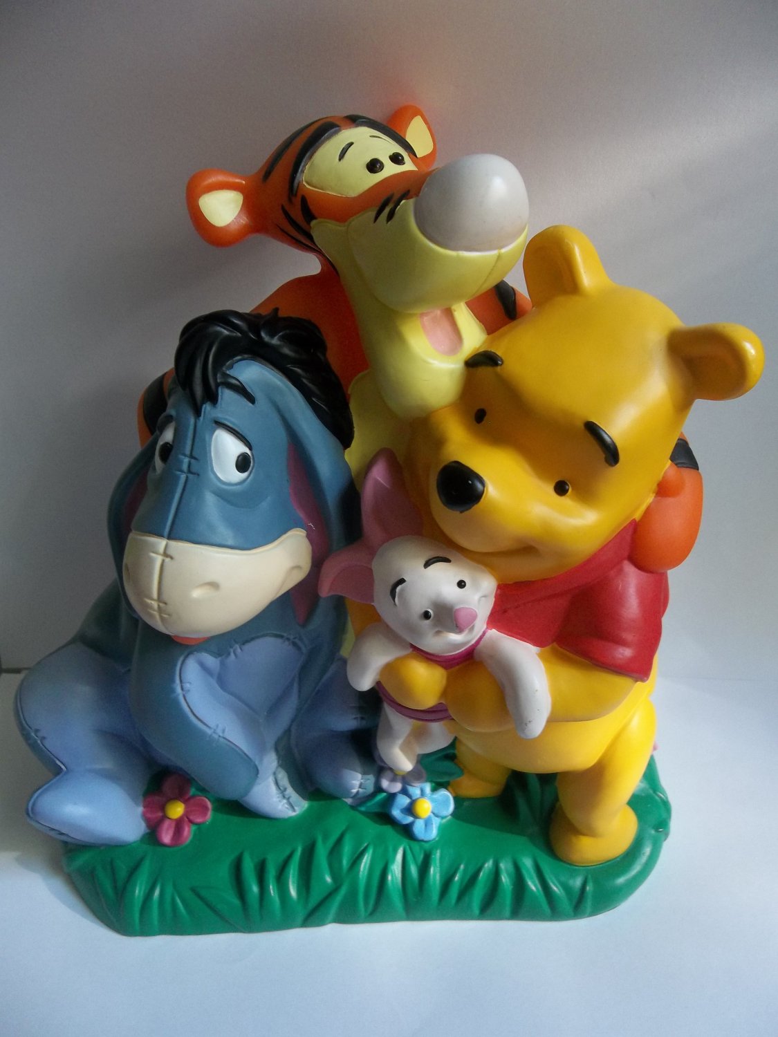 Winnie the Pooh coin bank with Tigger Eeyore Piglet plastic