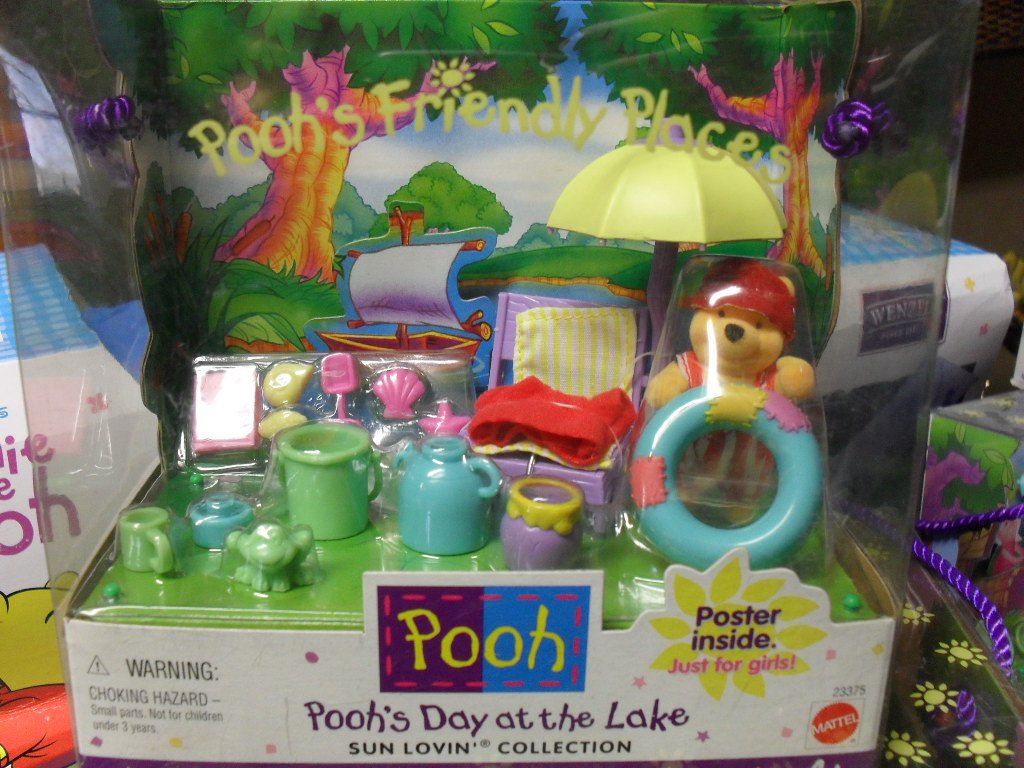 Winnie the Pooh Friendly Places Pooh's Day at the Lake