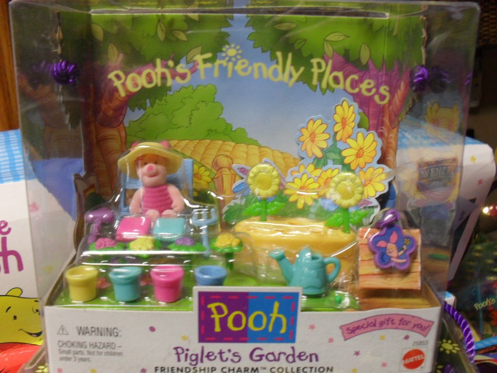 Winnie the Pooh Friendly Places Piglet's Garden