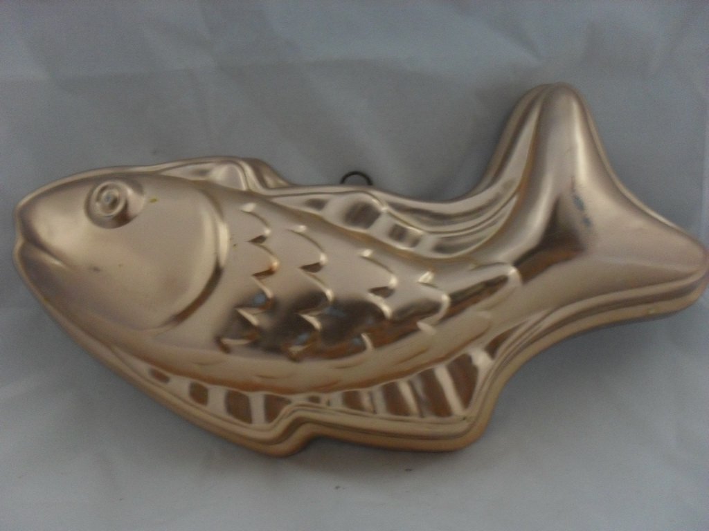 West Bend Fish Vintage Cake Pan Mold with Hanger