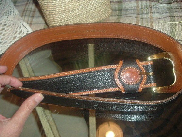 Dooney&Bourke allweather leather Belt navy blue leather belt gold hardware 30/32 ALL