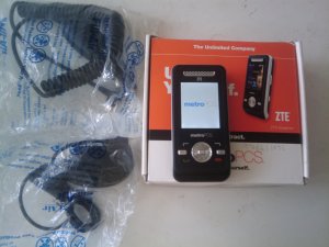 METRO PCS ZTE EZZENSE C70  PHONE.........