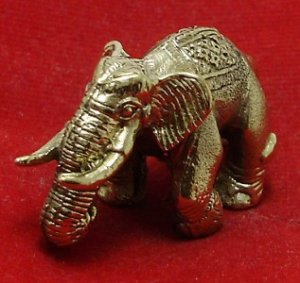 MAGIC WAR ELEPHANT THAI MINI AMULET RICH THAILAND TALISMAN HOT GIFT LUCKY GAMBLE