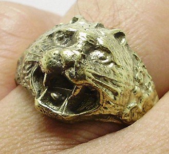 MAGIC TIGER MEN BRASS RING THAI BUDDHA AMULET LIFE PROTECTION THAILAND NICE GIFT