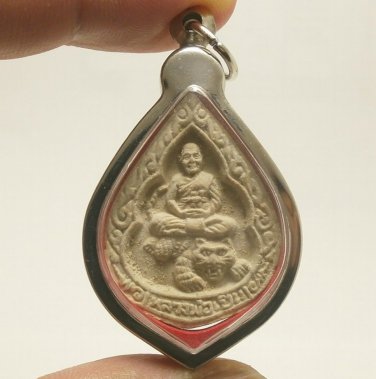 LP PERN RIDE TIGER MAGIC MIRACLE MUAY THAI AMULET LIFE PROTECTION BUDDHA PENDANT