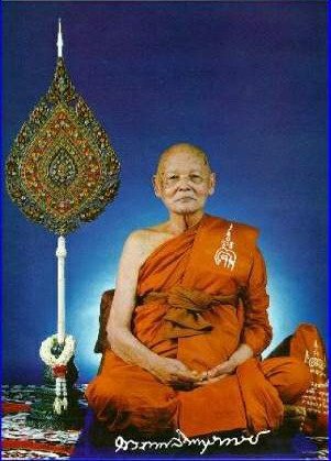 BEAUTIFUL LP PAE PIDTA PITTA CLOSE EYE BUDDHA THAI MAGIC AMULET PENDANT NECKLACE