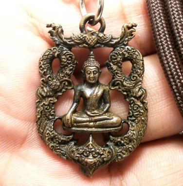 THAI LORD BUDDHA BEAUTIFUL ART CRAFT BRASS AMULET PENDANT LUCKY CHARM NECKLACE