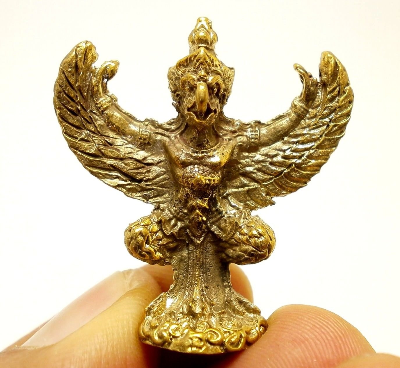 THAI MINI AMULET GARUDA PHAYA KRUT MAGIC EAGLE BIRD BLESS STRONG LIFE