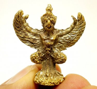 THAI MINI AMULET GARUDA PHAYA KRUT MAGIC EAGLE BIRD BLESS STRONG LIFE PROTECTION