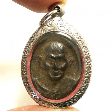 LP SUK SOOK BLESSING BACK MAGIC CLOSE EYE BUDDHA AMULET LUCKY RICH THAI PENDANT
