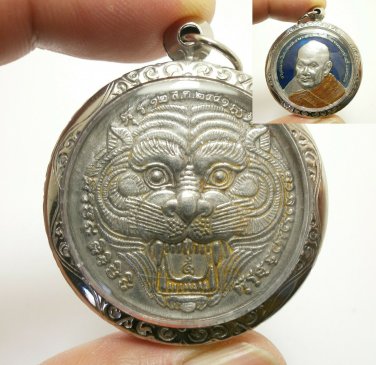 TIGER LP PERN BLUE PENDANT BLESSED 1998 MUAY THAI STRONG MAGIC LIFE PROTECTION