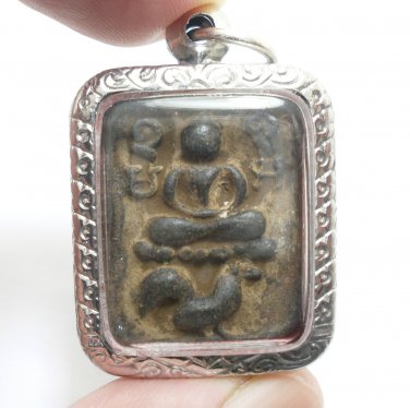 BLACK LP PARN RIDE BIG TAIL CHICKEN MAGIC THAI BUDDHA AMULET LUCKY RICH PENDANT