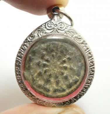 DHARMACHAKRA BLESSED 1930s WHEEL OF DHARMA CHAKRA LORD BUDDHA NGOBNAMAOI PENDANT
