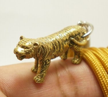 MAGIC YANT TIGER THAI AMULET LIFE PROTECTION PENDANT NECKLACE TALISMAN NICE GIFT