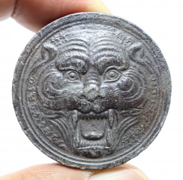 PHRA LP PERN TIGER BIG COIN BLESS 1998 MUAY THAI STRONG MAGIC PROTECTION AMULET