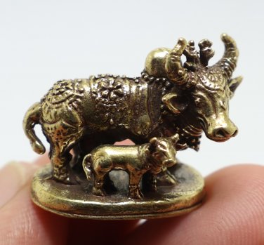 COW AND CALF MINI BRASS AMULET BLESSED STATUE STRONG PROTECTION LUCKY FIGURINE