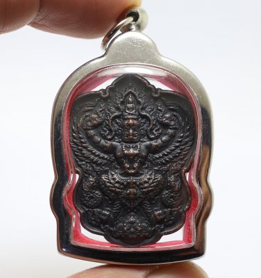 GARUDA PHAYA KRUT BLESS BY AJARN VARA THAI AMULET MAGIC BIRD PROTECTION PENDANT