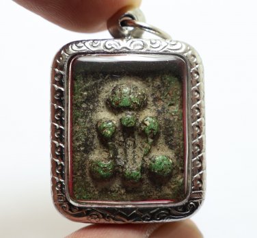 PHRA PIDTA GRADUK PHII GREEN AMULET 1942 CLOSE EYES BUDDHA THAI ANTIQUE PENDANT