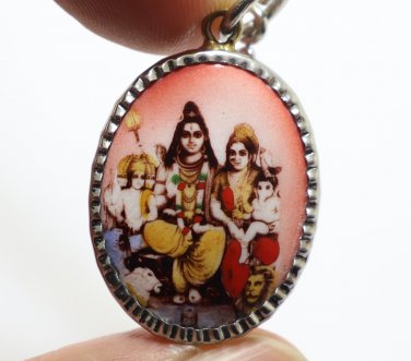 LORD SHIVA MAA UMA SKANDA ARUMUGAM MURUGAN GANESHA GOD FAMILY BLESSED OM PENDANT