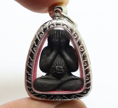 PIDTA CLOSE EYES BUDDHA YANT LP MOON THAI STRONG PROTECTION AMULET SIAM PENDANT
