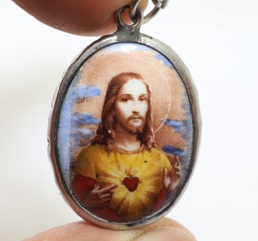 JESUS CHRIST SACRED HEART BACK CROSS FAITH DEVOTION SACRIFICE GUIDANCE PENDANT