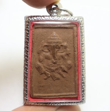 LORD GANESHA & HERMIT PORGAE BLESSED 1940s PENDANT HINDU GOD OF SUCCESS LOCKET
