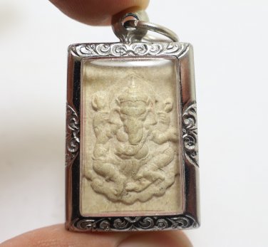 LORD GANESHA BLESSED 1950s PENDANT HINDU GOD OF SUCCESS GANAPATI GANESH LOCKET