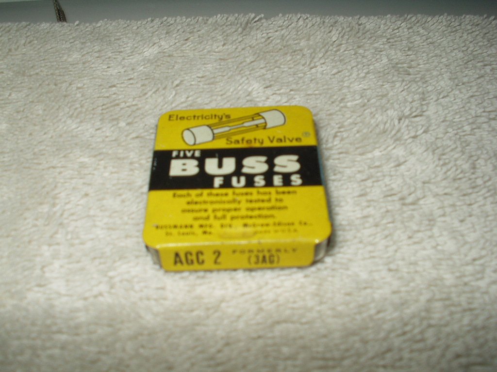 buss agc 1 1/2 & littlefuse 3ag 1 of each lot of 2 total per order
