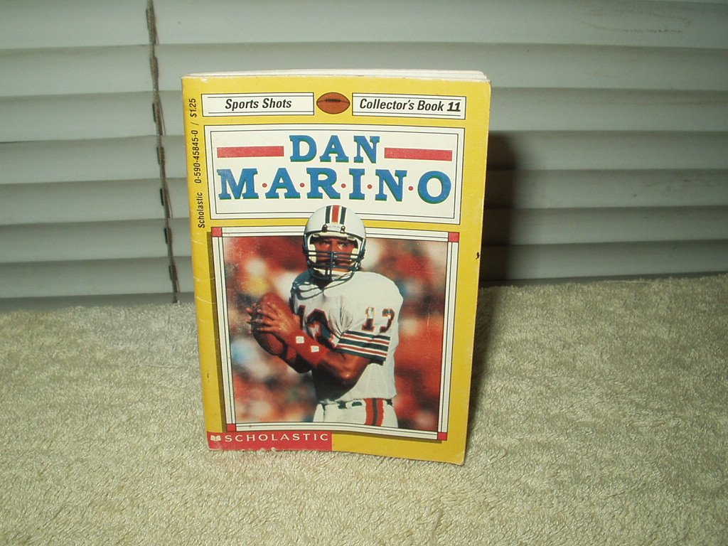dan marino sports shot collector's book #11 1992 scholastic