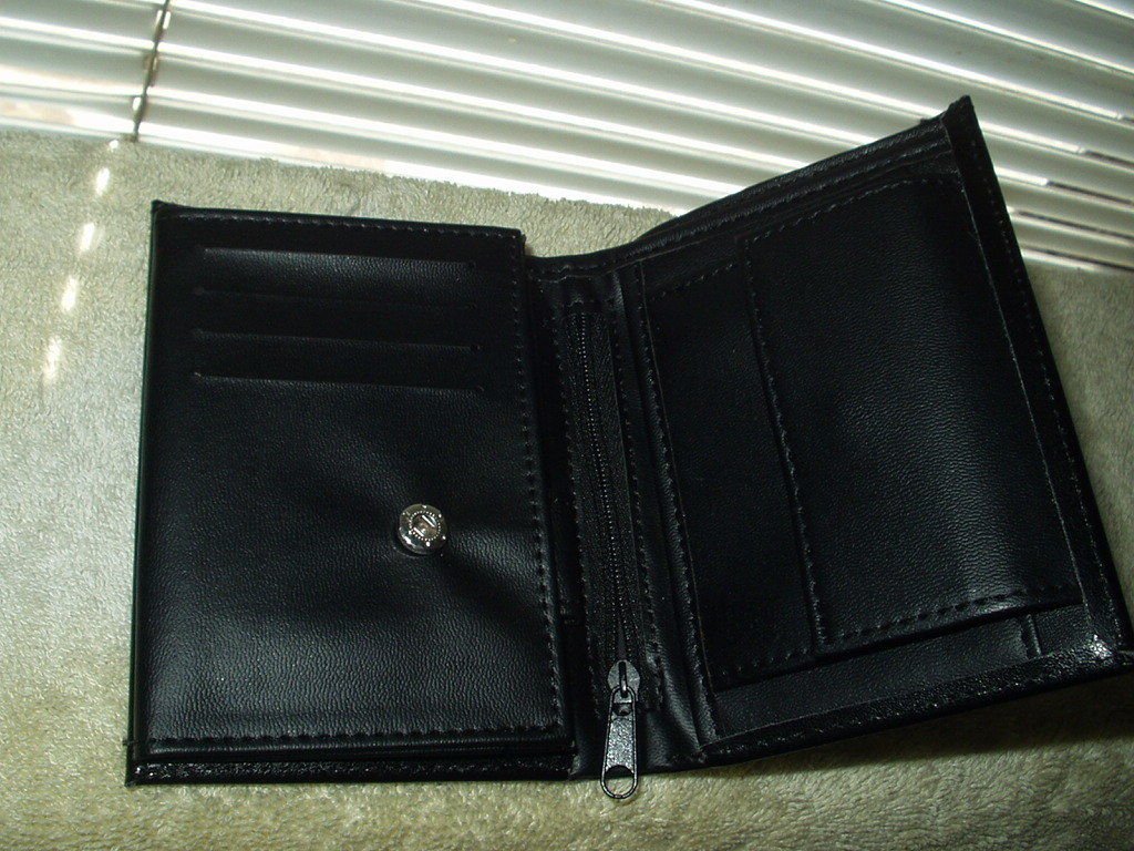 ladies coin purse black billfold wallet 50% bonded leather