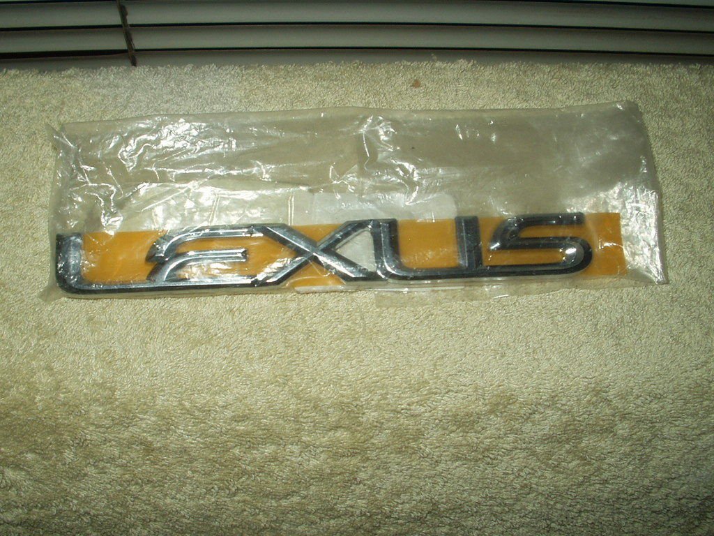 lexus rear trunk luggage compartment chrome emblem logo #75441-50090
