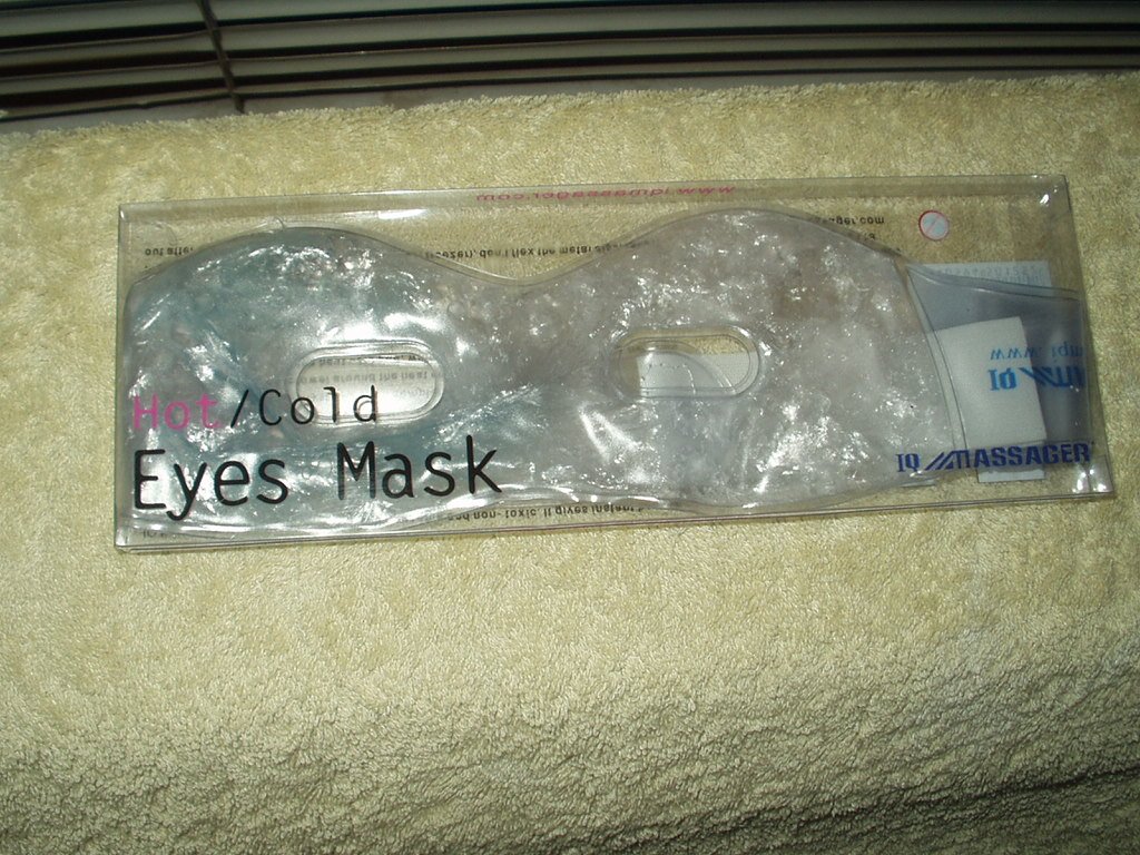 iq massager hot / cold eyes mask sealed