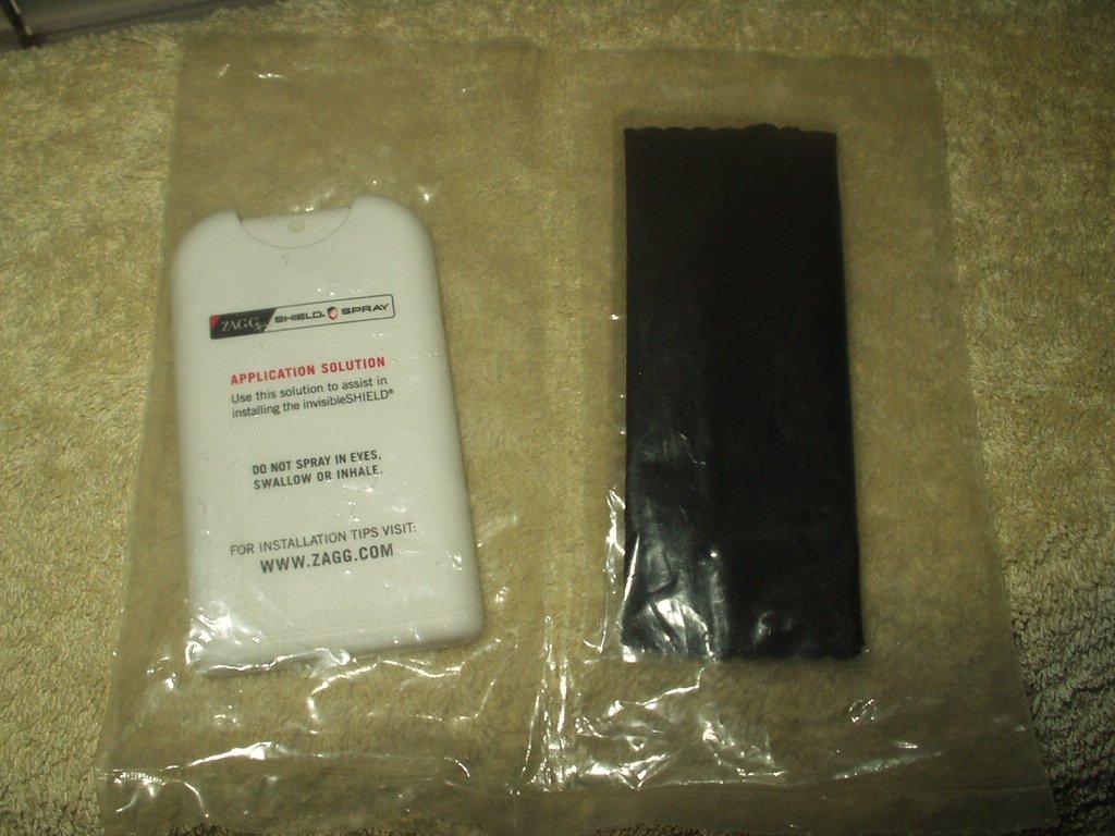 1 zagg screen protector sealed wet application kit universal