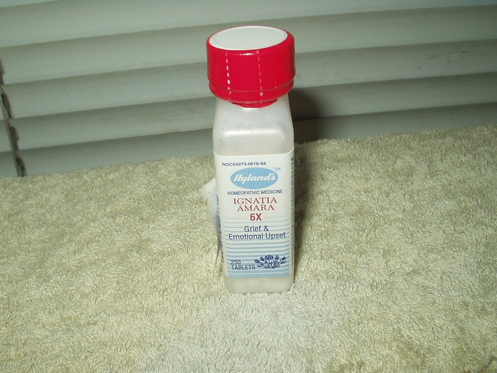 hyland's homeopathic medicine ignatia amara 6x for grief emotional upset 250 tablets sealed