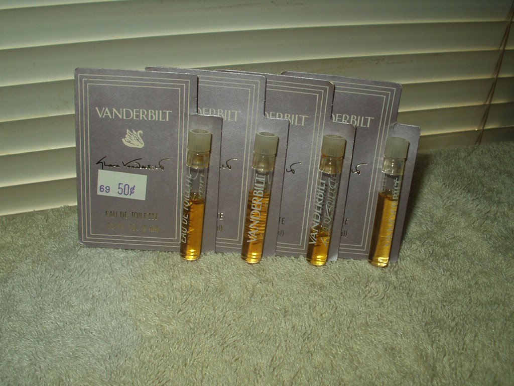 vintage gloria vanderbilt eau de toilette lot of 4 samples approx .09 oz total