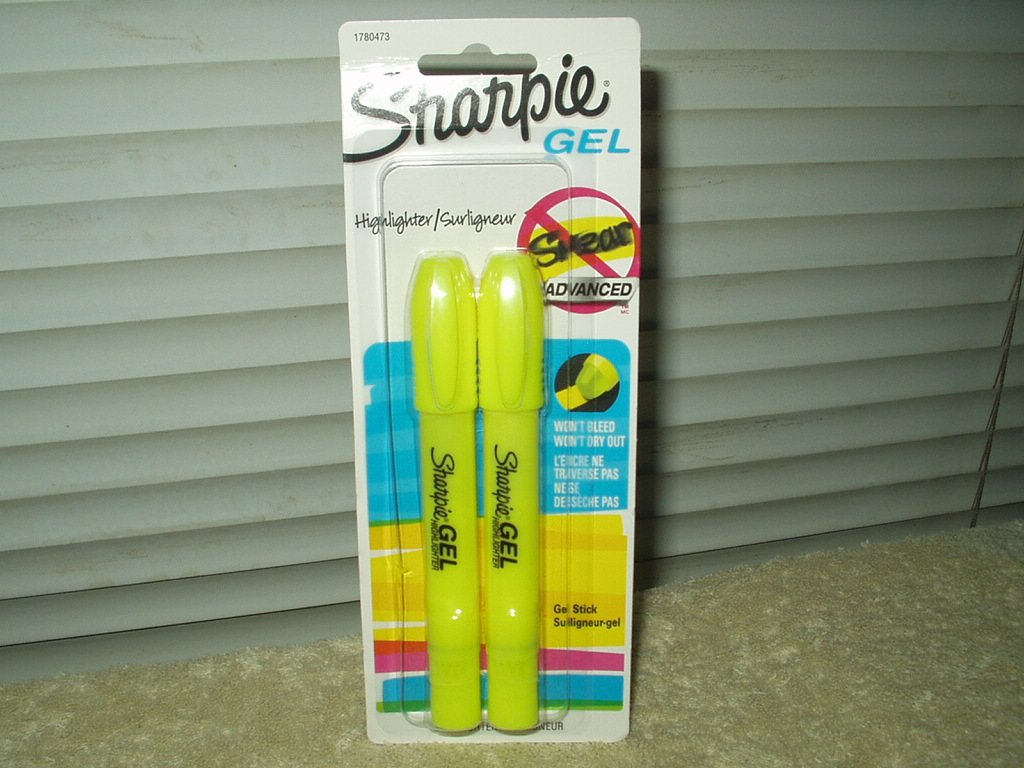 sharpie gel highlighter 1 sealed package w/ 2 inside fluorescent yellow no drying out