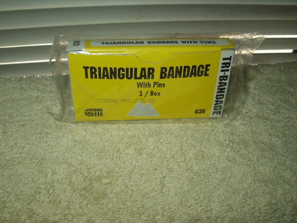 triangular bandage with pins 1 box 3 inside certified safety # 636 sealed