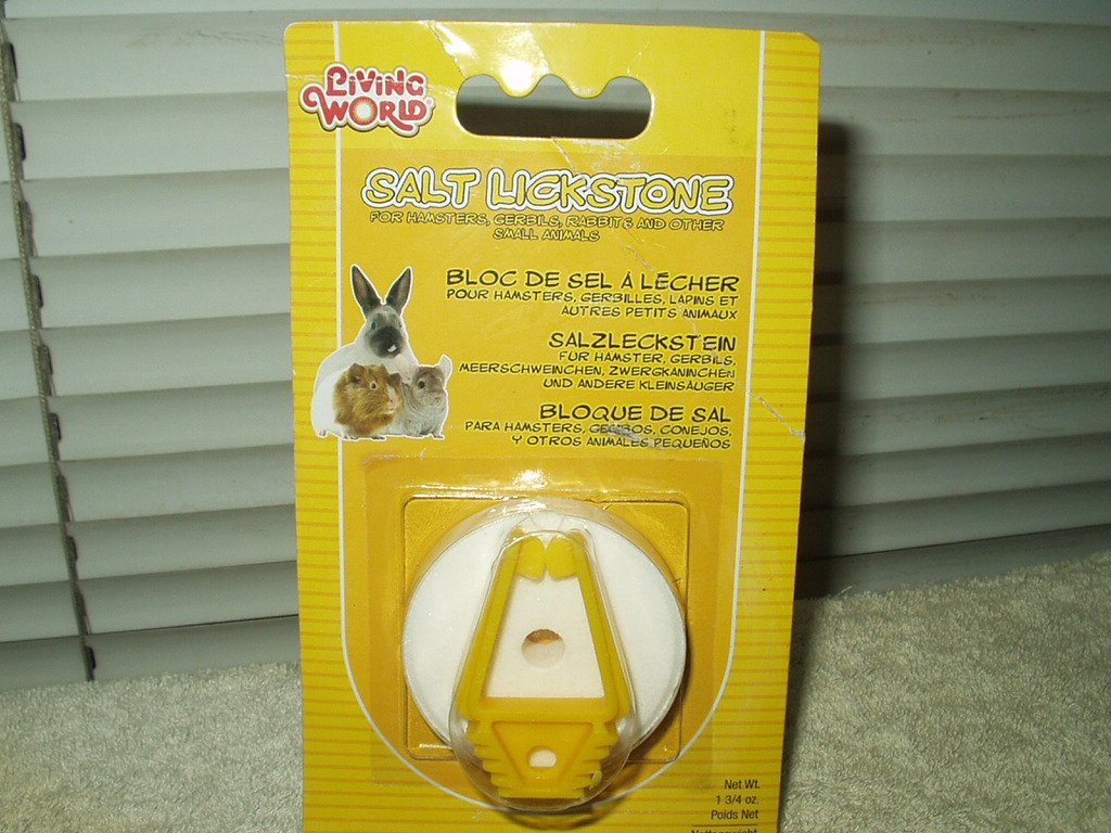 salt lickstone 1.75 oz sealed for hamsters gerbils rabbits & other small animals