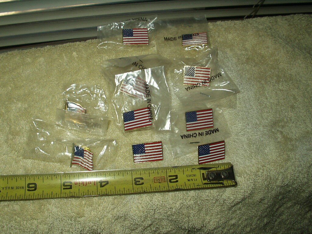 american US flag lapel pins lot of 10 each 8 rectangular & 2 waving gold trim