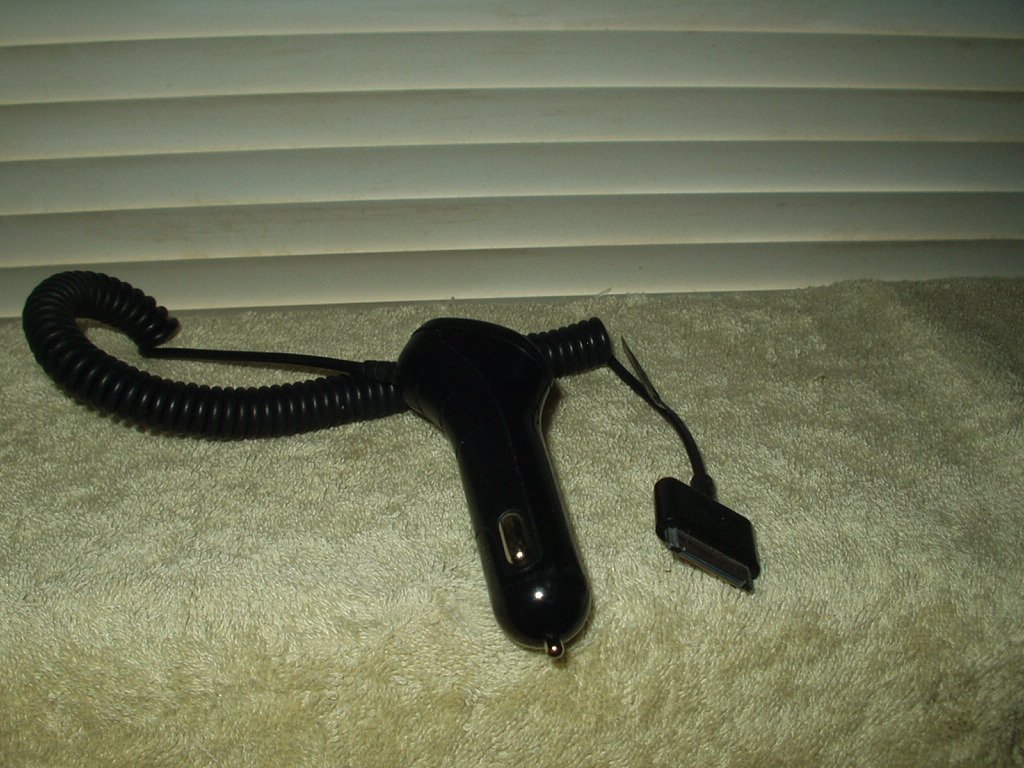 apple iphone 3g at&t brand car charger 30 pin # app iph 02926